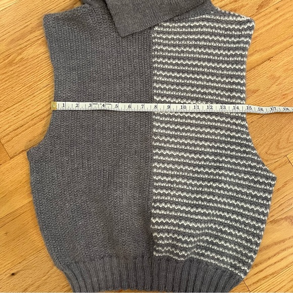 Vintage Hand Knit Sweater Vest - Picture 9 of 10